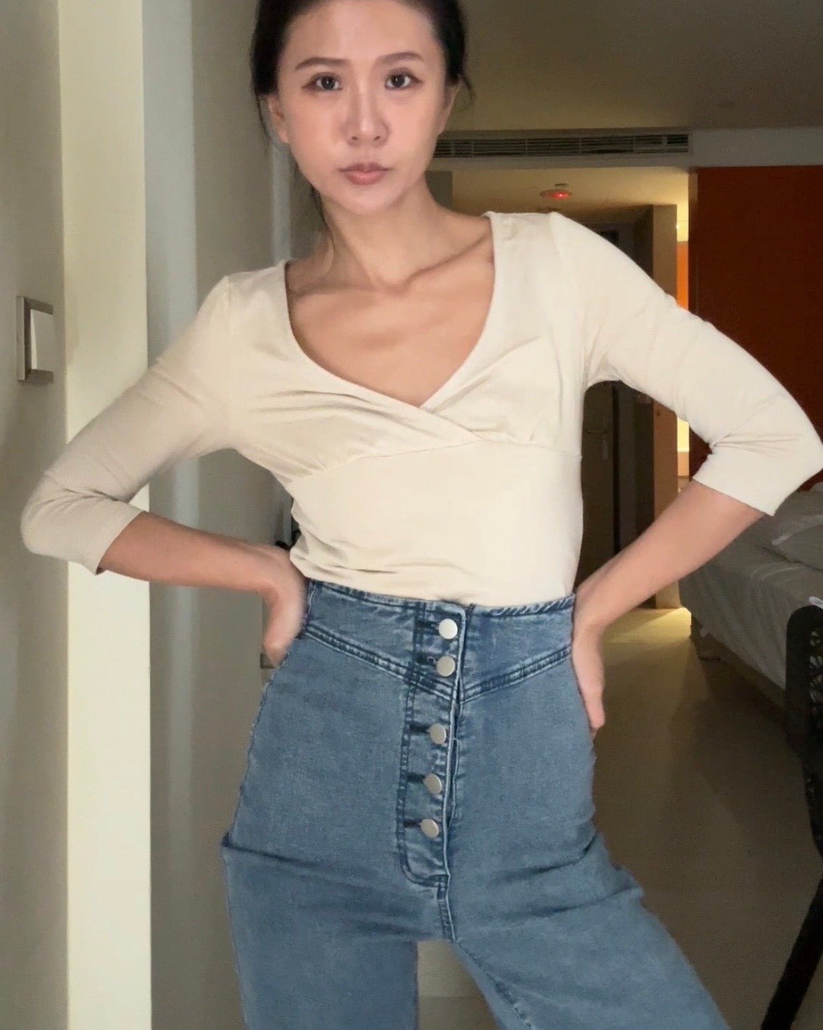 Tpliz2607V領七分袖彈性上衣（杏色）-1