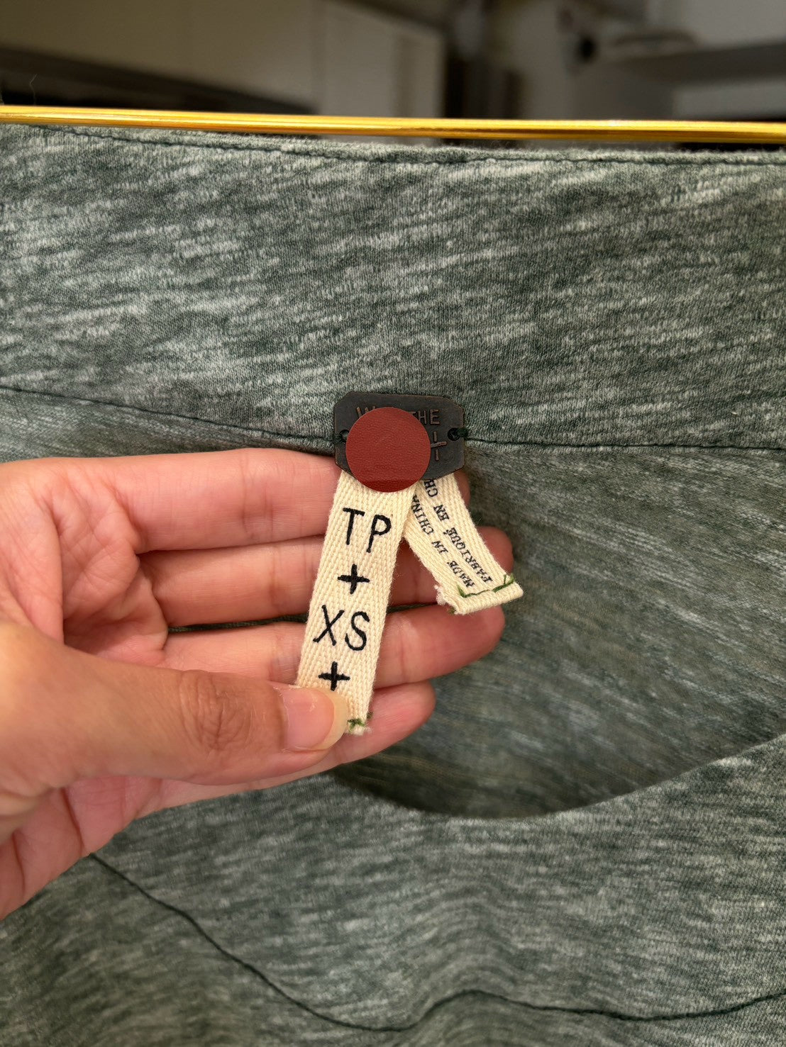 tpfree2610U領露肩袖抓皺上衣（湖水綠）-8