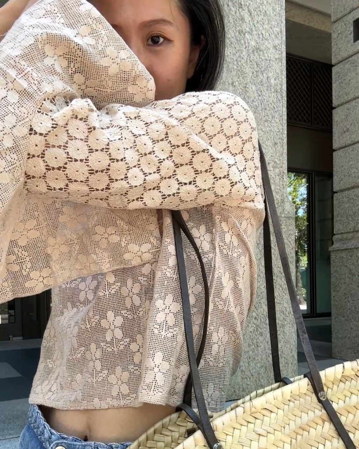 Tpau2607燕麥色不規則棉蕾絲上衣