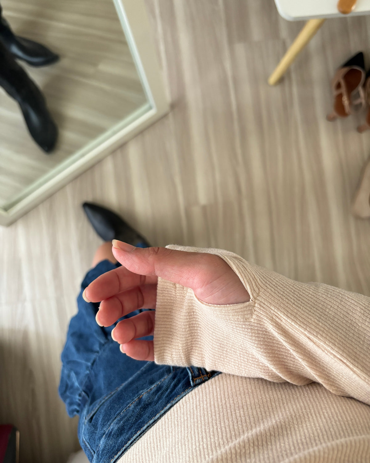 Tpliz2608不對稱螺紋長袖露肩上衣（杏）-5