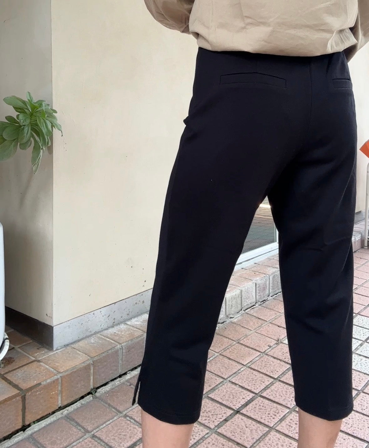 Btliz1608修身七分喇叭褲（黑）