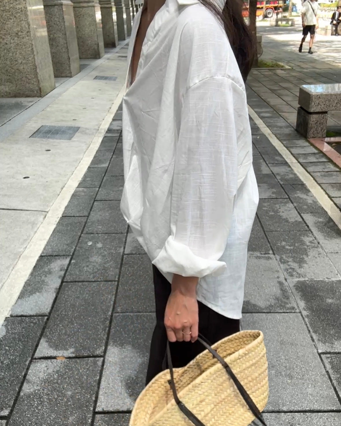 Tpliz2608前短後長下擺收口長袖襯衫（白）